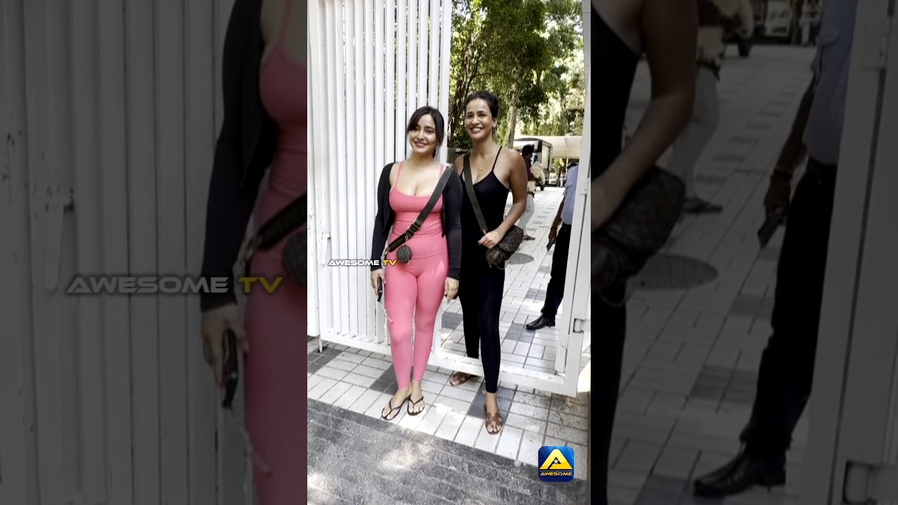 Neha sharma and Aisha sharma Snapped together in Bandra.