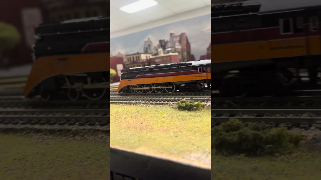 SP 4449 ho scale model train pulling The Daylight #modeltrain #hoscale #modeltrains #modelrailroad