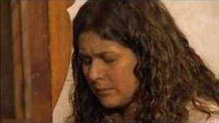A nai do neno confesase co Padre Casares