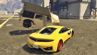 Dei 5 Voltas no Forte Zancudo com esse Carro, na 6 ele Explodiu! (GTA 5 Funny Moments)