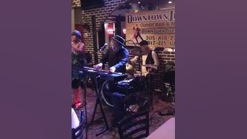 Downtown Jive -- Flip, Flap & Fly