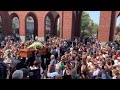 Funerali di Toto Cutugno a Milano, fan cantano "L'italiano"