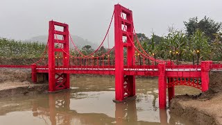 Construction of mini Golden Gate Bridge
