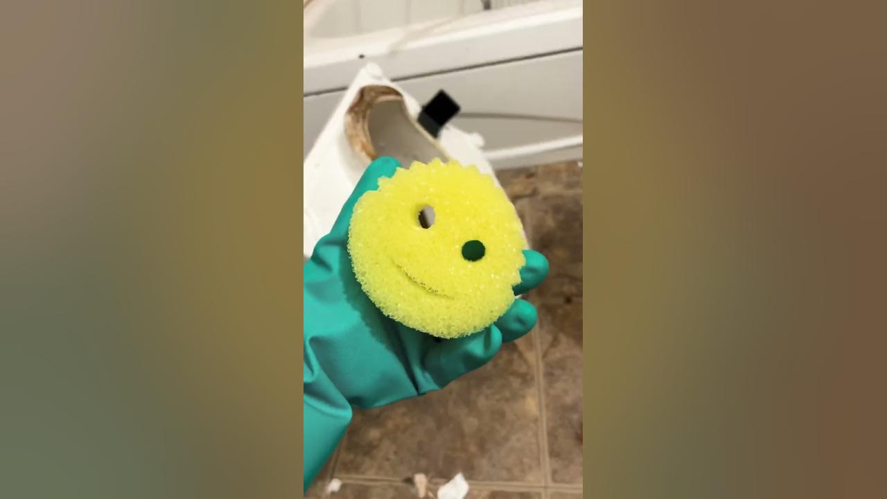 One of the worst bathrooms I’ve ever cleaned 💔 Used Toilet paper and so