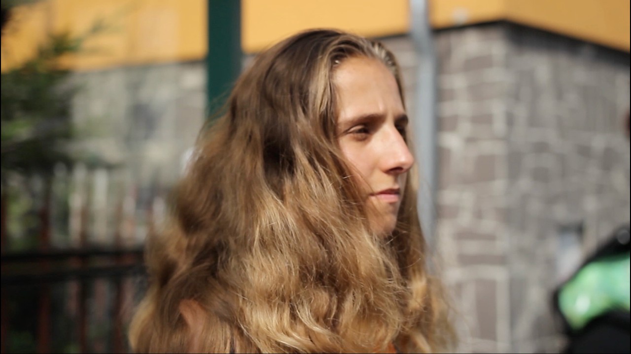 Holka z Medové ulice