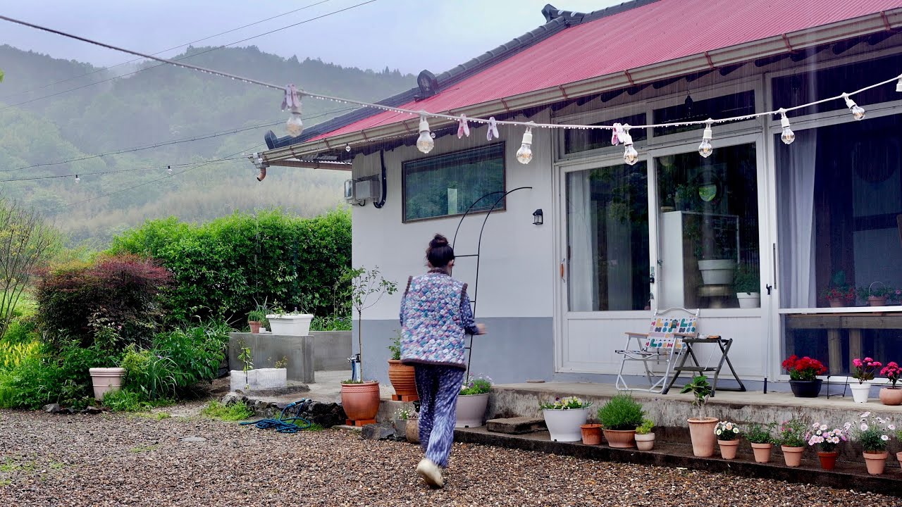 비 오는 날, 시골집에서 빗소리 들으며 수제비와 막걸리 혼술 | Sound of Rain