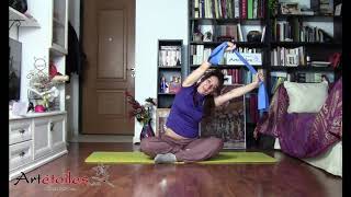 Pilates in casa con fascia elastica