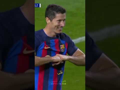 فتى يخوض غمار الحرب مبتسما كلمات المعلق خليل البلوشي بحق ليفاندوسكي مهاجم البارسا