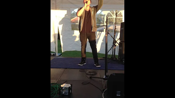 Dan Crossley- Georgia's Song. Live at Ferret Fest