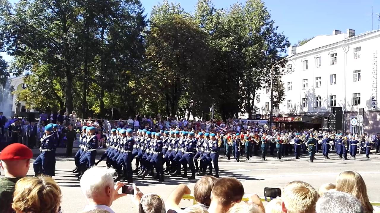 День города великие. День города Великие Луки. 850-Летие г. Великие Луки. Город Великие Луки 850 летие. Парад в великих Луках 850.