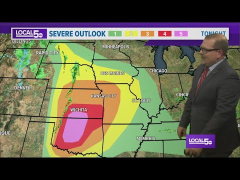 Overnight strong to severe storms expected - YouTube