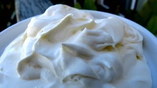 HOW TO MAKE SOUR CREAM