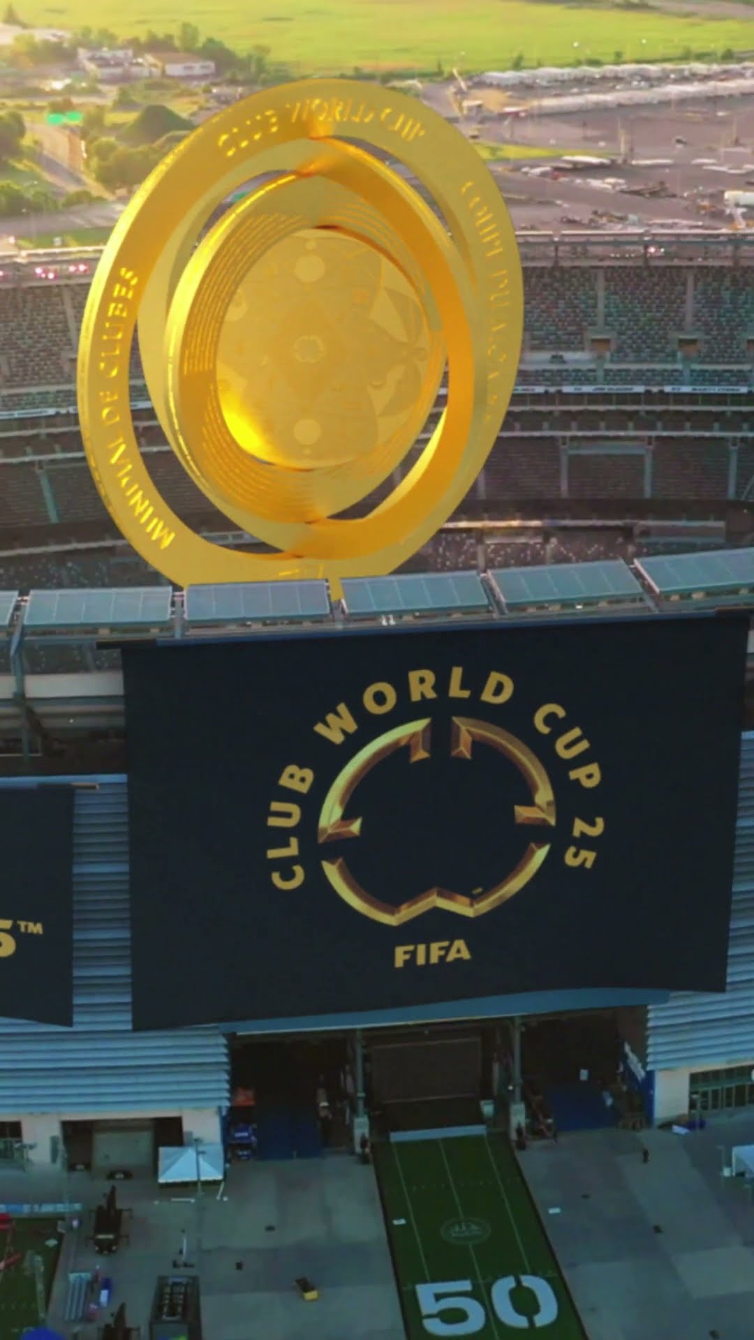 All eyes on the #FIFACWC at MetLife Stadium! ?