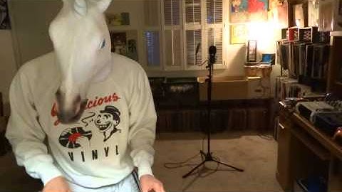 The Unicorn Scratch Interlude on Technics 1200 turntables and a Vestax 07 mixer