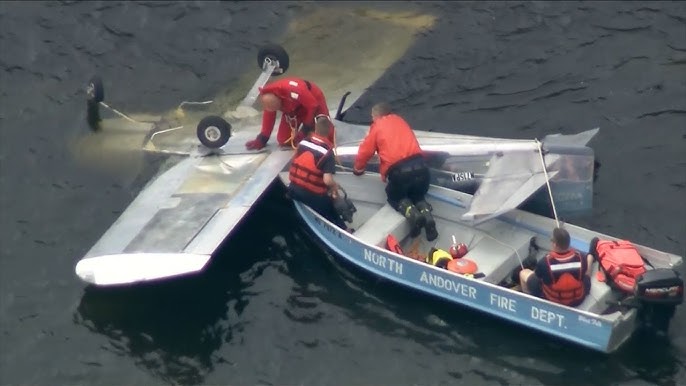 1 dead after plane crashes into Merrimack River in Mass. - YouTube