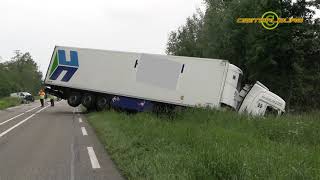 Chauffeur van bestelbus heeft engeltje op zijn schouder na aanrijding met vrachtwagen