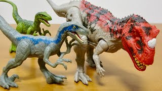 ジュラシックワールド 迫力のサイズ ケラトサウルスに ブルーとチャーリー恐竜3体入ったセット ケラトサウルス クラッシュセット!