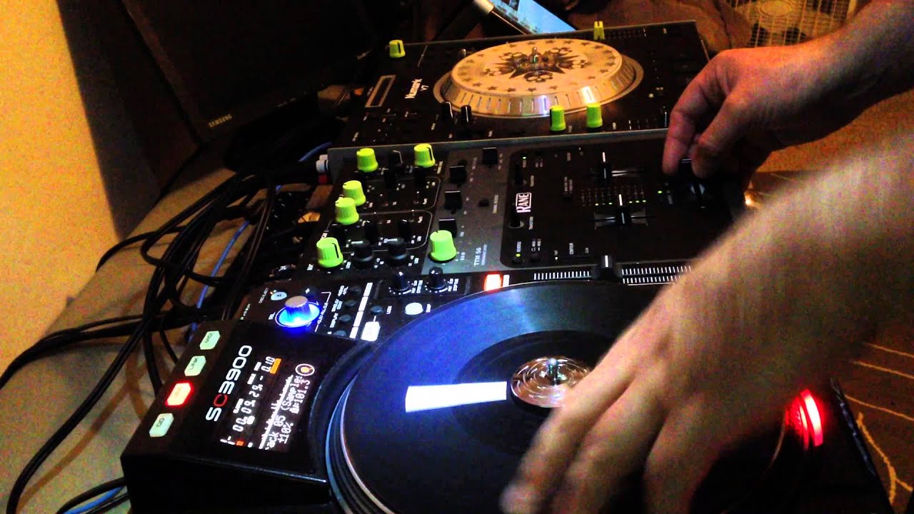 Denon SC3900 DJ Scratching