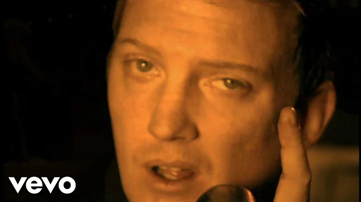 Queens Of The Stone Age - Make It Wit Chu (Officia...