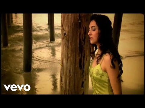 Watch the video for A donde fue el amor