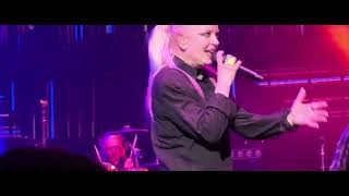GARBAGE live in London Teenage Cancer Trust series Song - VOW Hit from self titled debut album
