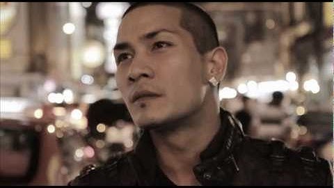 CLASH - ปฏิเสธไม่ได้ว่ารักเธอ [OFFICIAL MUSIC VIDEO]