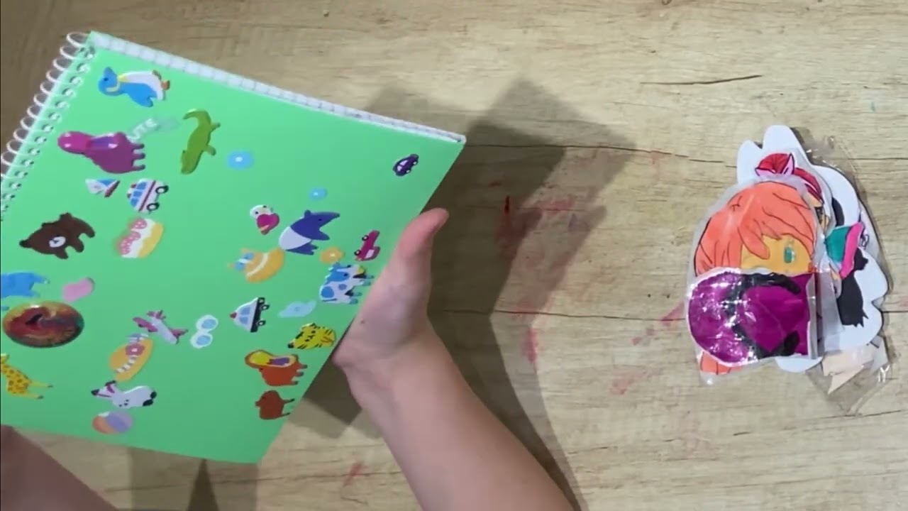 Мир бумажек роспаковика Лабубу плаття кукла лол маски.   Сланси причоски.