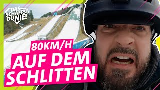 Schlitten auf Skisprungschanze?! Werde 80km/h schnell! || Das schaffst du nie! image