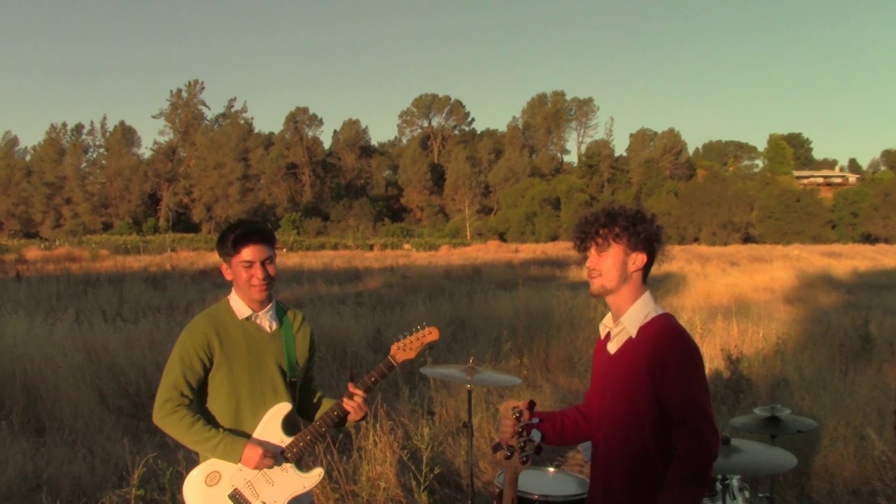 Sillytime Funhouse playing the demo version of "l8r on" on the set of Friends 5ever in 2017 *RARE*