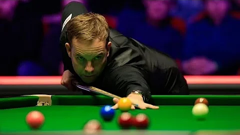 Snooker star loses cue on way to Saudi event as John Higgins 'couldn't feel arms or legs'