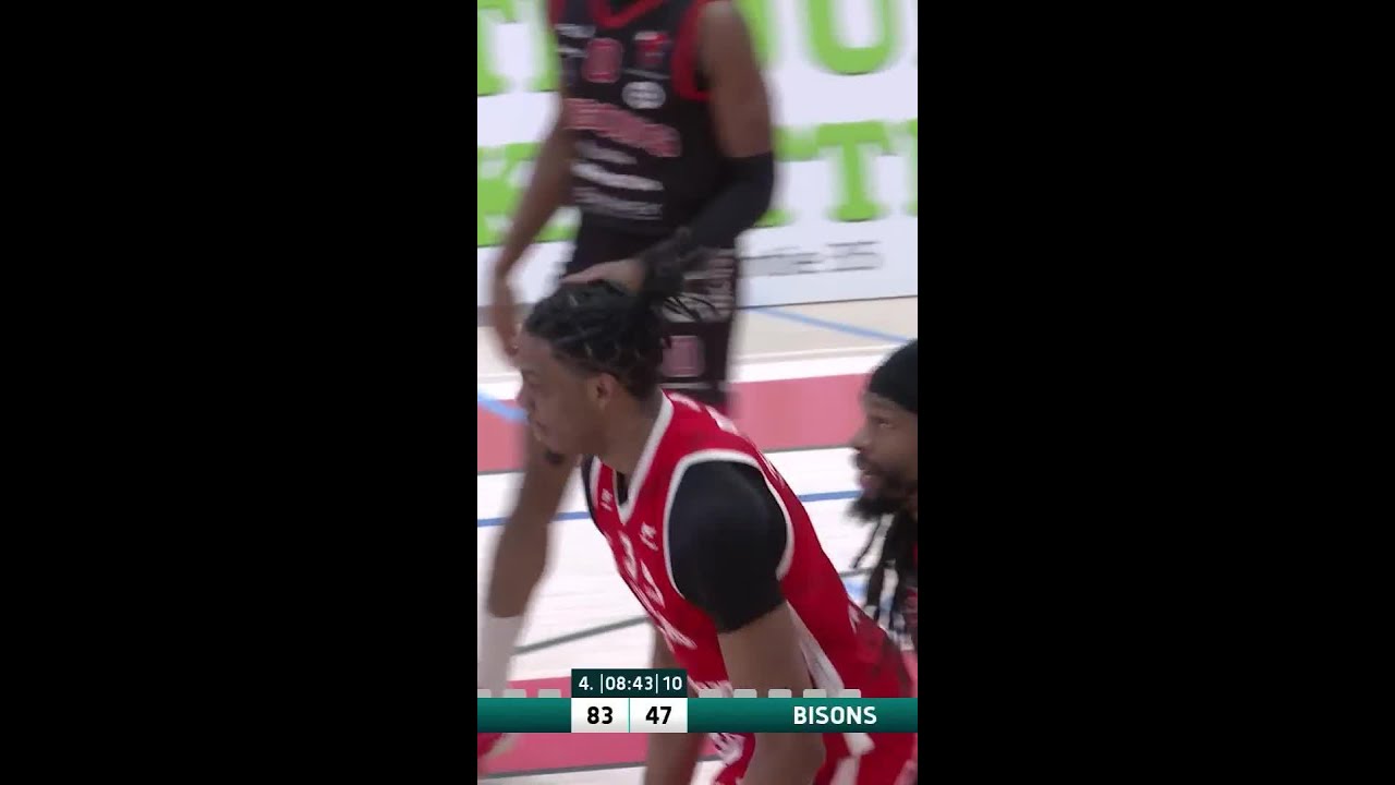 Omar Payne slams home the alley-oop