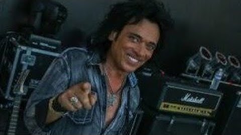 STEVE LYNCH (AUTOGRAPH )WILL BE RELEASING AUTOBIOGRAPHY CONFESSIONS OF A ROCK GUITARIST IN MAY 2025