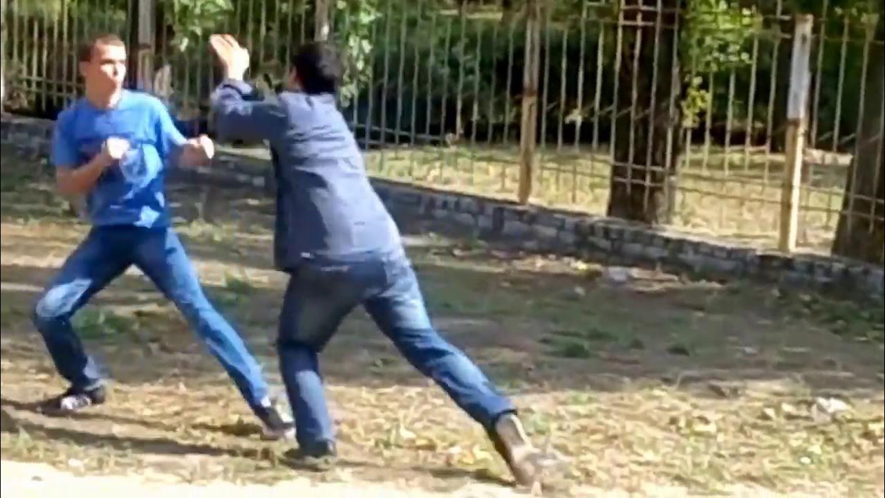 мужик показал боксеру как драться на улице. мужик показал боксеру как драться на улице. уличные драки один на один. как уметь драться. билли херрингтон борьба.