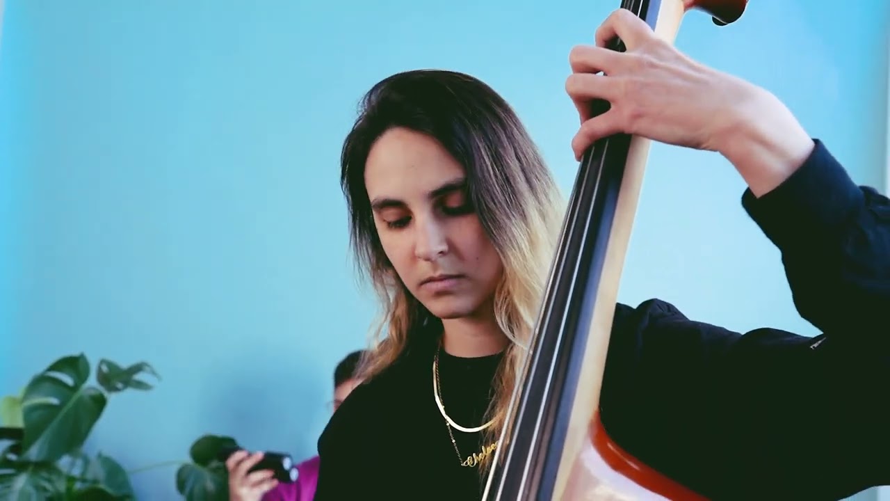 Carly Cosgrove "Really Big Shrimp" Acordes Chordify