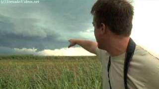 Storm Chasing Argentina: Tornadic supercell!