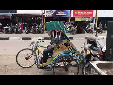 Video: Seberangi Himalaya Dalam Becak Dengan Becak