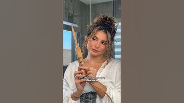 THE PERFECT CURLY MESSY BUN