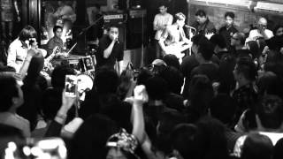 Miniatura de vídeo de "ยื้อ - Pause feat.Q-Flure live at Parking Toys"