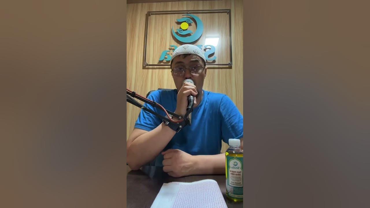 Hojatxonaga siyayotgan qizlarga qarash