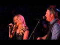 Blake Shelton & Shakira singing-"Need You Now"