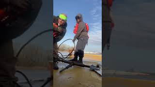 Deckhand tying off barges north bound