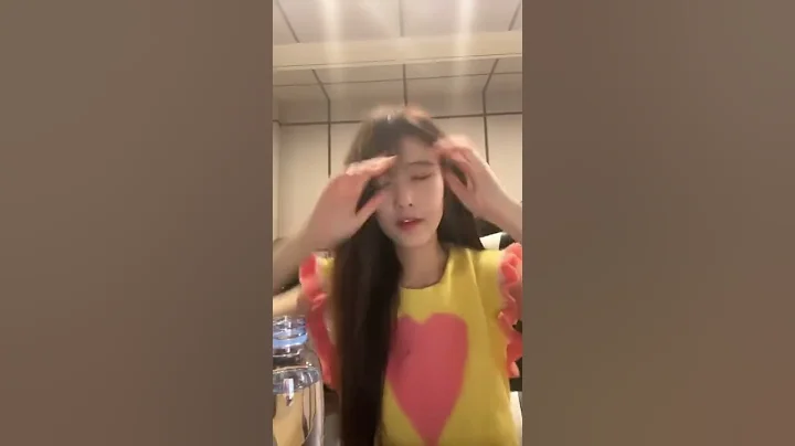 擦边是吧，到底擦不擦边  #擦边 #抖音热门 - 天天要闻