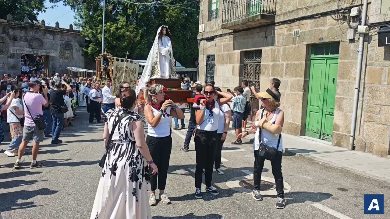 Miles de fieles celebran la tradicional romería de San Roque bajo un sol abrasador