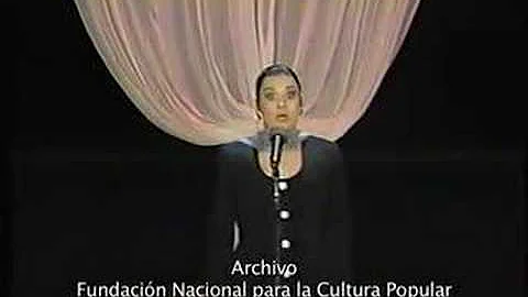 Marilyn Pupo declama "A Julia de Burgos"