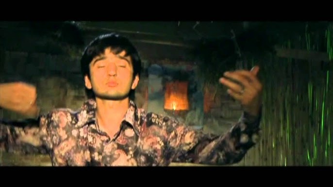 Yalangoch yangiliklar boshlovchisini tomosha qiling Qora translar ustunlik qiladi