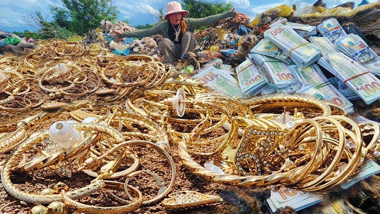 Wow wow wow gold treasure \u0026 money $$ in trash landfill so lucky lucky day found