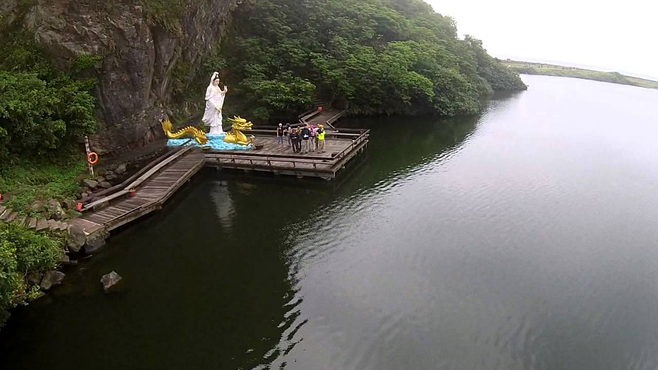 2015小白龜山島空拍 - YouTube