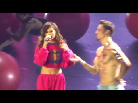 Selena Gomez Speaks Filipino And Performs Kill Em With Kindness (Revival Tour Manila)