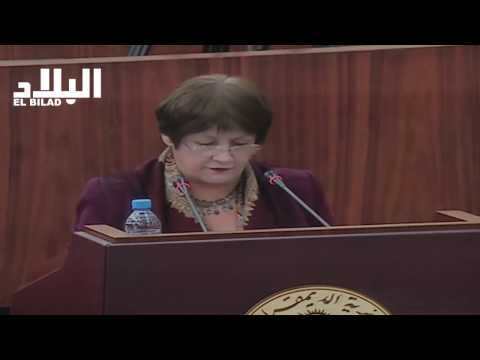 (فيديو) تصريح غريب للوزيرة بن غبريت حول "ثقل محافظ التلاميذ"!