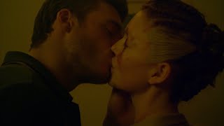 Electric Dreams 1x01 Kiss scene - Richard Madden & Holliday Grainger